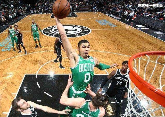 塔图姆关键抢断锁定胜局,凯尔特人双杀热火显霸气  塔图姆关键抢断锁定胜局,凯尔特人双杀热火显霸气