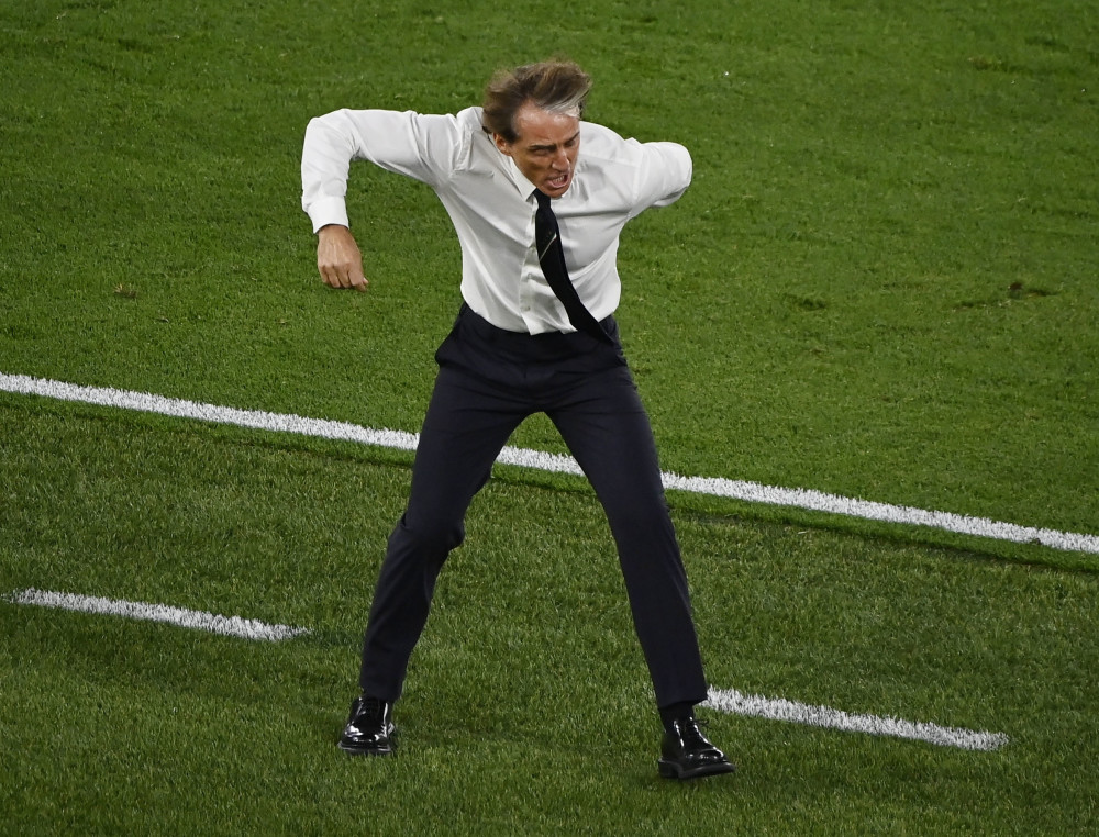 布克爆砍六十一分太阳终结爵士四连胜势头    布克爆砍六十一分太阳终结爵士四连胜势头