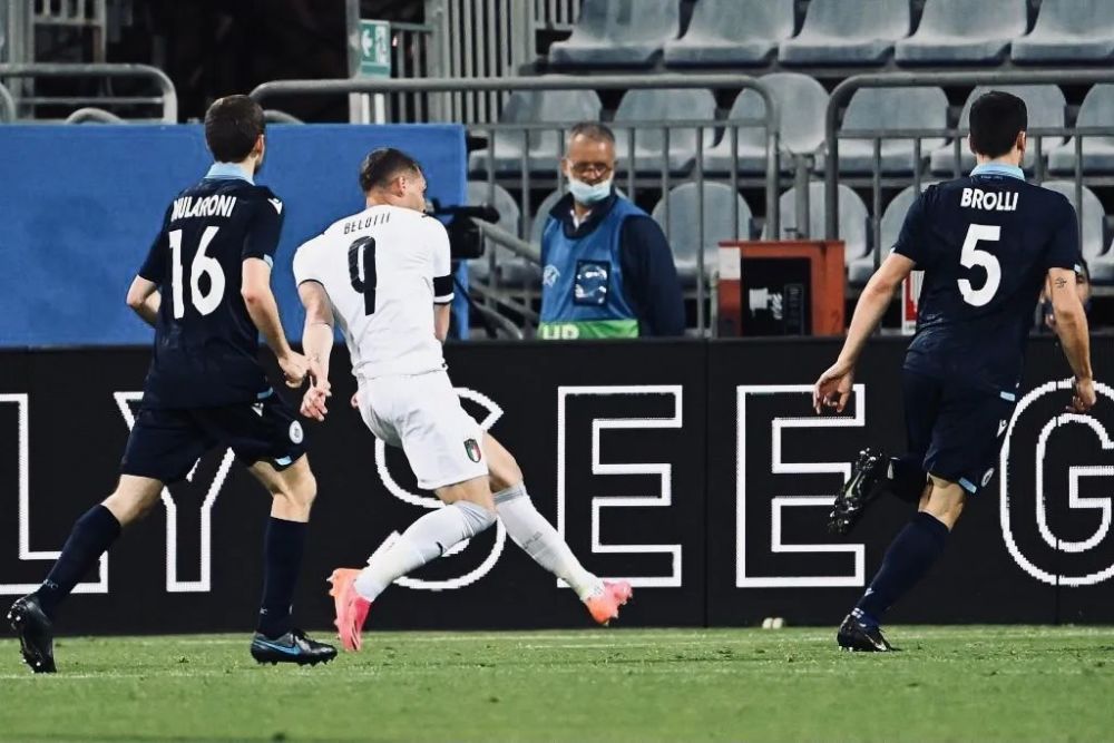 那不勒斯死亡三小再度发威,客场轻取弱旅获连胜  那不勒斯死亡三小再度发威,客场轻取弱旅获连胜