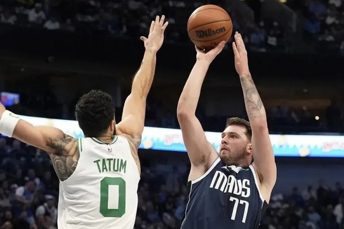 塔图姆全能表现主导比赛,凯尔特人双杀热火展强势  塔图姆全能表现主导比赛,凯尔特人双杀热火展强势