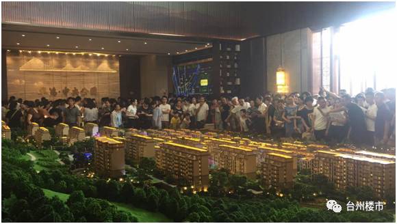  圣埃蒂安博物馆参观人数破十万，传奇球星亲临导览  